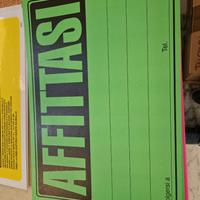 cartelli informativi assortiti