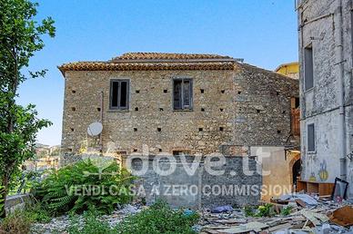 Palazzo / Stabile di 340 m² con 3 locali a Catanza