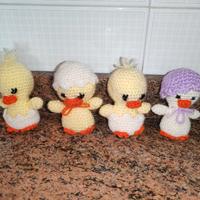 pulcini  realizzati in lana  a mano