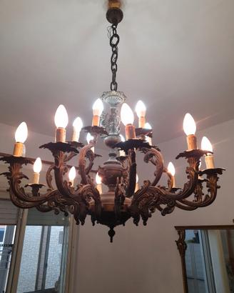 LAMPADARIO FERRO BATTUTO-OTTONE VINTAGE a 18 LUCI