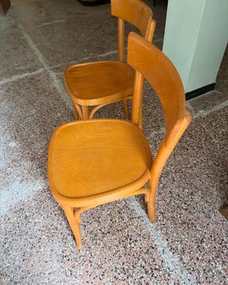 Sedie semplici in legno vintage