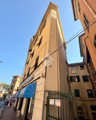 4 LOCALI A GENOVA