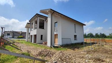 Villa di 200 m² con 3 locali e box auto a Montechi