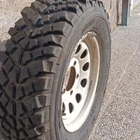 Cerchi con gomme Suzuki jimny 