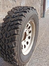 Cerchi con gomme Suzuki jimny 