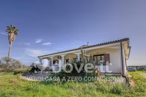 Villa di 520 m² con 5 locali e box auto a Carmiano