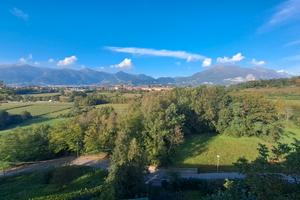 Casale/Cascina cielo-terra a Rogeno