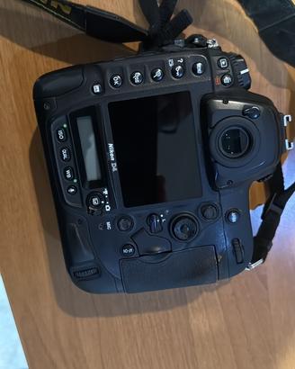 Nikon d4