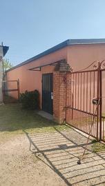 Privato vende Magazzino con terreno