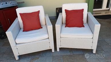 Salotto da esterno bianco