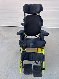 Sedia a rotelle per interni ed esterni reclinabile