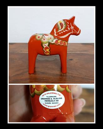 Cavallo Dala in legno con etichetta da collezione 