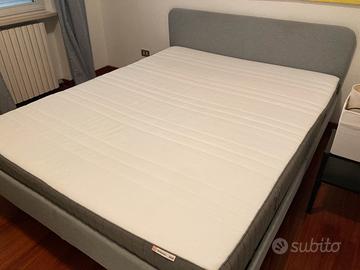 Letto matrimoniale con materasso