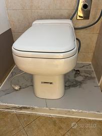 WC con trituratore integrato (sanitrit)