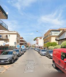 Ladispoli soleggiato bilocale arredato