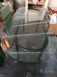  tavolo in vetro ovale  