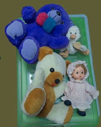 Peluche e pupazzi vari