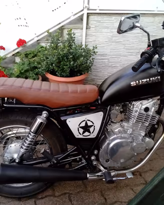 Suzuki GN250 CAFE RACER 