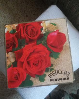 Scatola vintage biscotti “Perugina – Ore Liete”