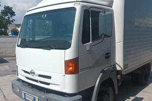 Autocarro Nissan Atleon 120