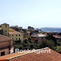 PIENO CENTRO DI AMATO - CASA INDIPENDENTE SU 3 LIV