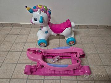 Nuvola dolce unicorno cavalcabile