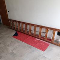 Scala a sfilo in legno