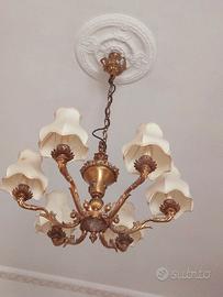 lampadario d'epoca  e  lumi a parete