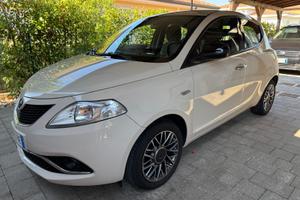 Lancia Ypsilon Ecochic Gold 2017 GPL 1.2