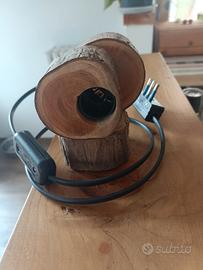 lampada in legno 