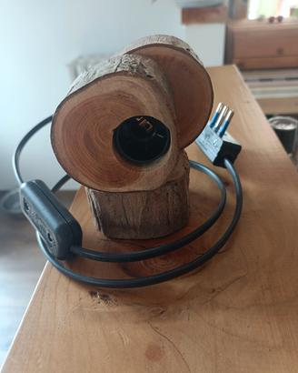 lampada in legno 
