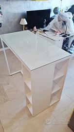 tavolo moderno  bianco con piano in cristallo