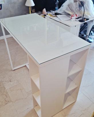tavolo moderno  bianco con piano in cristallo
