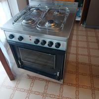 Forno elettrico più piano cottura
