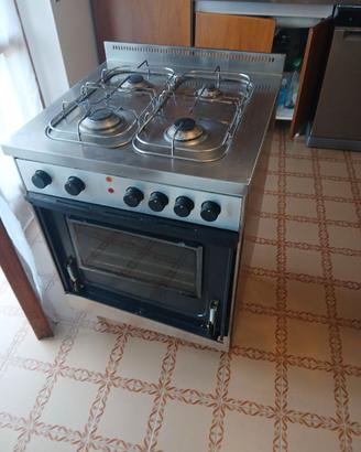 Forno elettrico più piano cottura