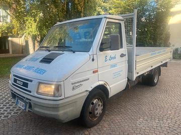 Iveco turbodaily 35.10 cassone fisso km50000