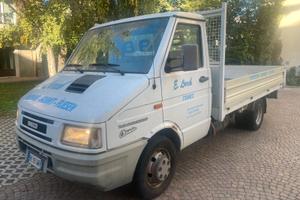 Iveco turbodaily 35.10 cassone fisso km50000