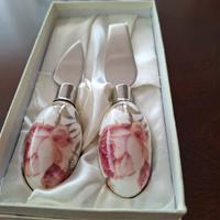 Set, tovaglioli, formaggi e cavatappi