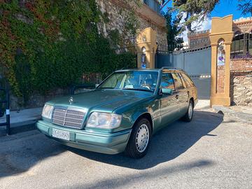 Mercedes E250 Station Wagon 124 s124