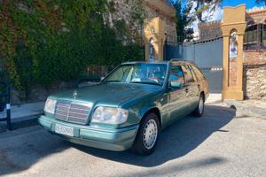 Mercedes E250 Station Wagon 124 s124