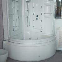 Vasca / doccia idromassaggio angolare 135x135