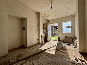 CASA DI CORTE A VALDOBBIADENE