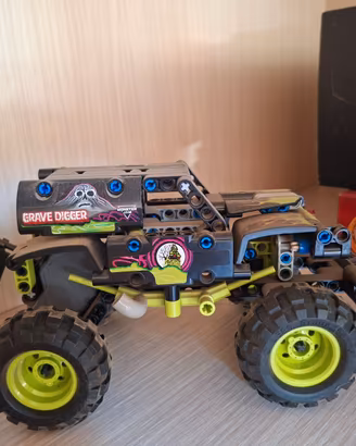 Lego Technic Monster Jam Digger