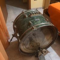 Cassa batteria 22 con pedale e pelle della Remo