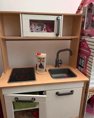 Cucina in legno Ikea per bambini