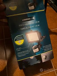 Lampada alogena con sensore di movimento
