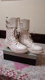 Stivaletti Bianchi Stile Anfibio