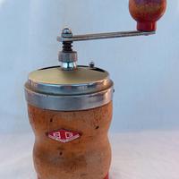 macinacaffè vintage B.G legno e metallo 