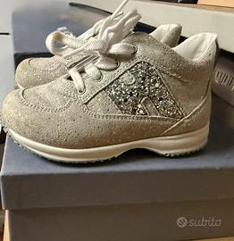 Sneakers bambina taglia 23