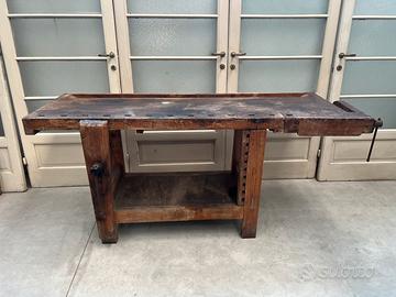 Banco da falegname in legno di olmo con morse